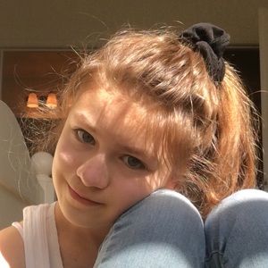 Meet your Posher, Chloe